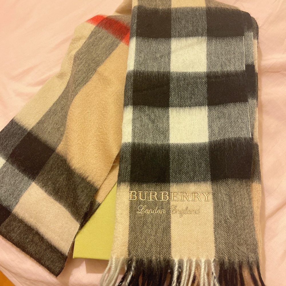 Burberry Cashmere Scarf - Picture 2 of 3